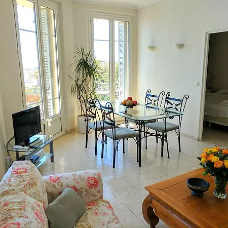 Citilet Louis Blanc 1,2,3 - Three Gorgeous, Open-plan *