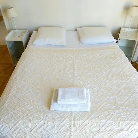 Appartement Citilet Louis Blanc 1,2,3 - Three Gorgeous, Open-plan