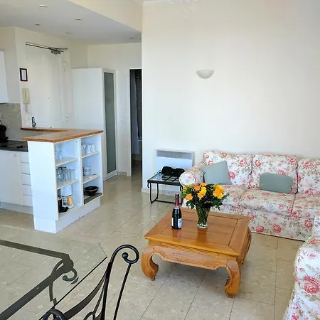 Citilet Louis Blanc 1,2,3 - Three Gorgeous, Open-plan Apartamento