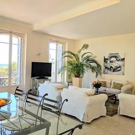 Citilet Louis Blanc 1,2,3 - Three Gorgeous, Open-plan *
