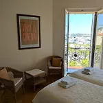 Citilet Louis Blanc 1,2,3 - Three Gorgeous, Open-plan