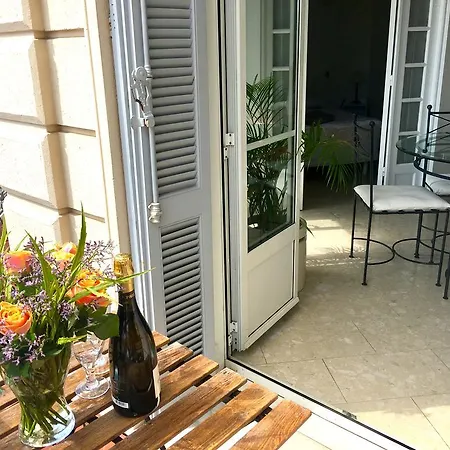 Citilet Louis Blanc 1,2,3 - Three Gorgeous, Open-plan