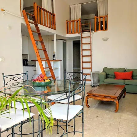 Citilet Louis Blanc 1,2,3 - Three Gorgeous, Open-plan Lejlighed *