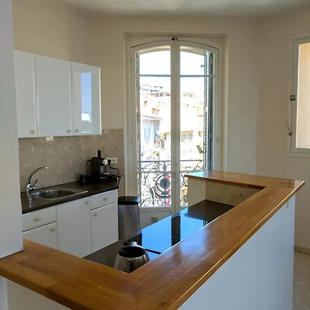 Citilet Louis Blanc 1,2,3 - Three Gorgeous, Open-plan Lejlighed Cannes
