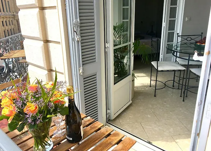 Citilet Louis Blanc 1,2,3 - Three Gorgeous, Open-plan
