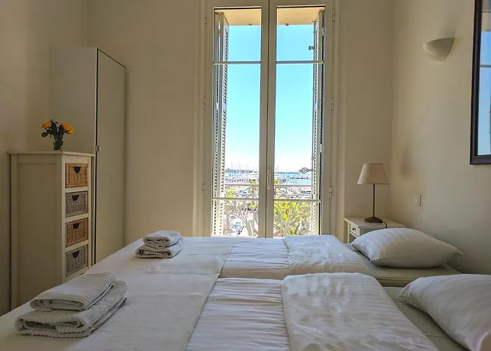 Citilet Louis Blanc 1,2,3 - Three Gorgeous, Open-plan Lägenhet Cannes