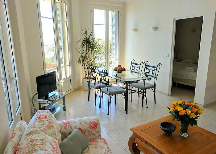 Citilet Louis Blanc 1,2,3 - Three Gorgeous, Open-plan *