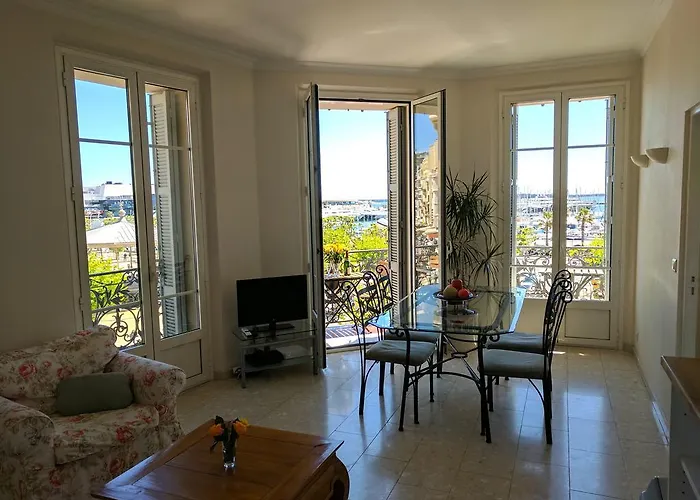 Citilet Louis Blanc 1,2,3 - Three Gorgeous, Open-plan